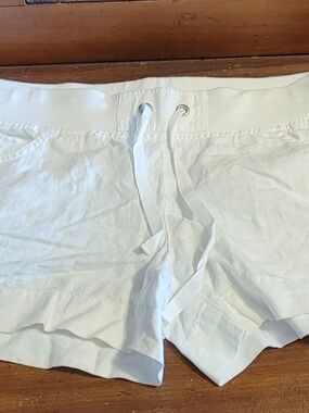 LONDONJEAN White Drawstring Cotton Athletic Shorts